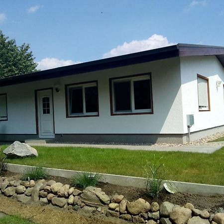 Behaglicher Bungalow Fuer Mensch Und Hund Barkhagen 외부 사진